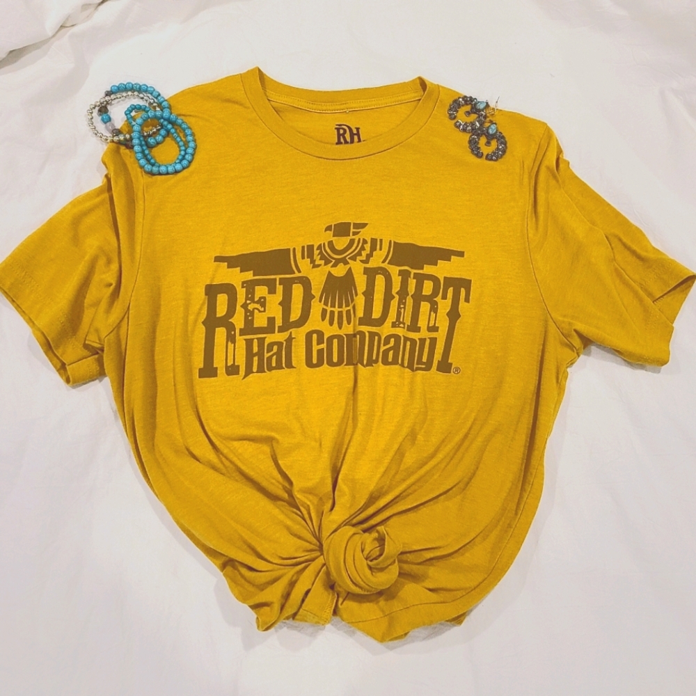 Red Dirt graphic tee